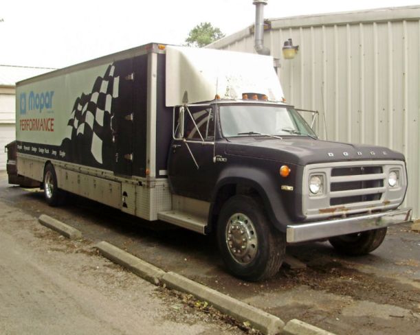 1974 D800 Dodge hauler